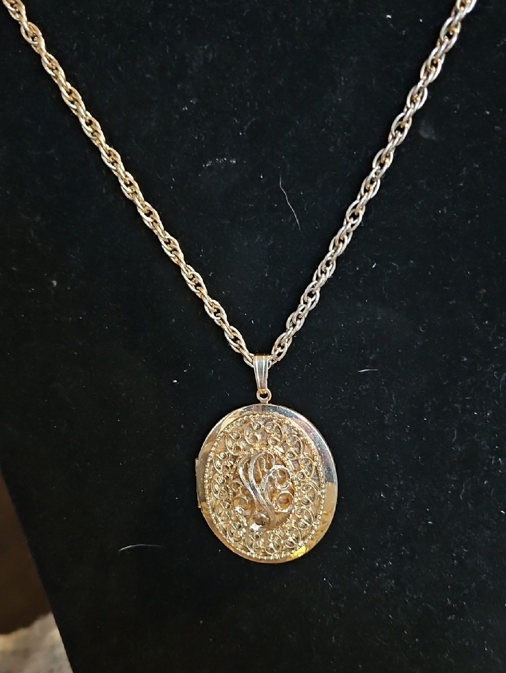 Sara Coventry Heirlom Gold Filigree Oval Locket Necklace